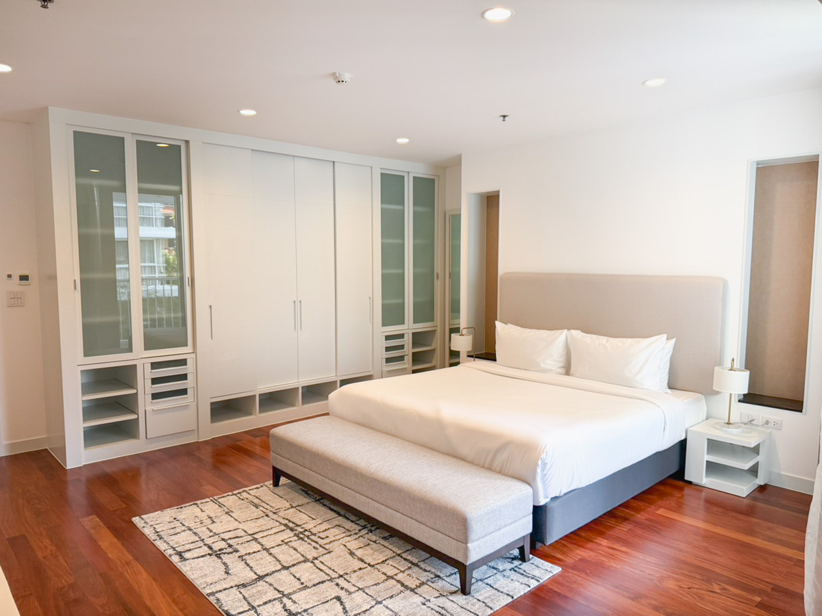 For RentSukhumvit, Asoke, Thonglor : Shama Ekamai Soi 8 Spacious 3-Bedroom Residence in the Heart of Ekamai Please call: 062-496-6454