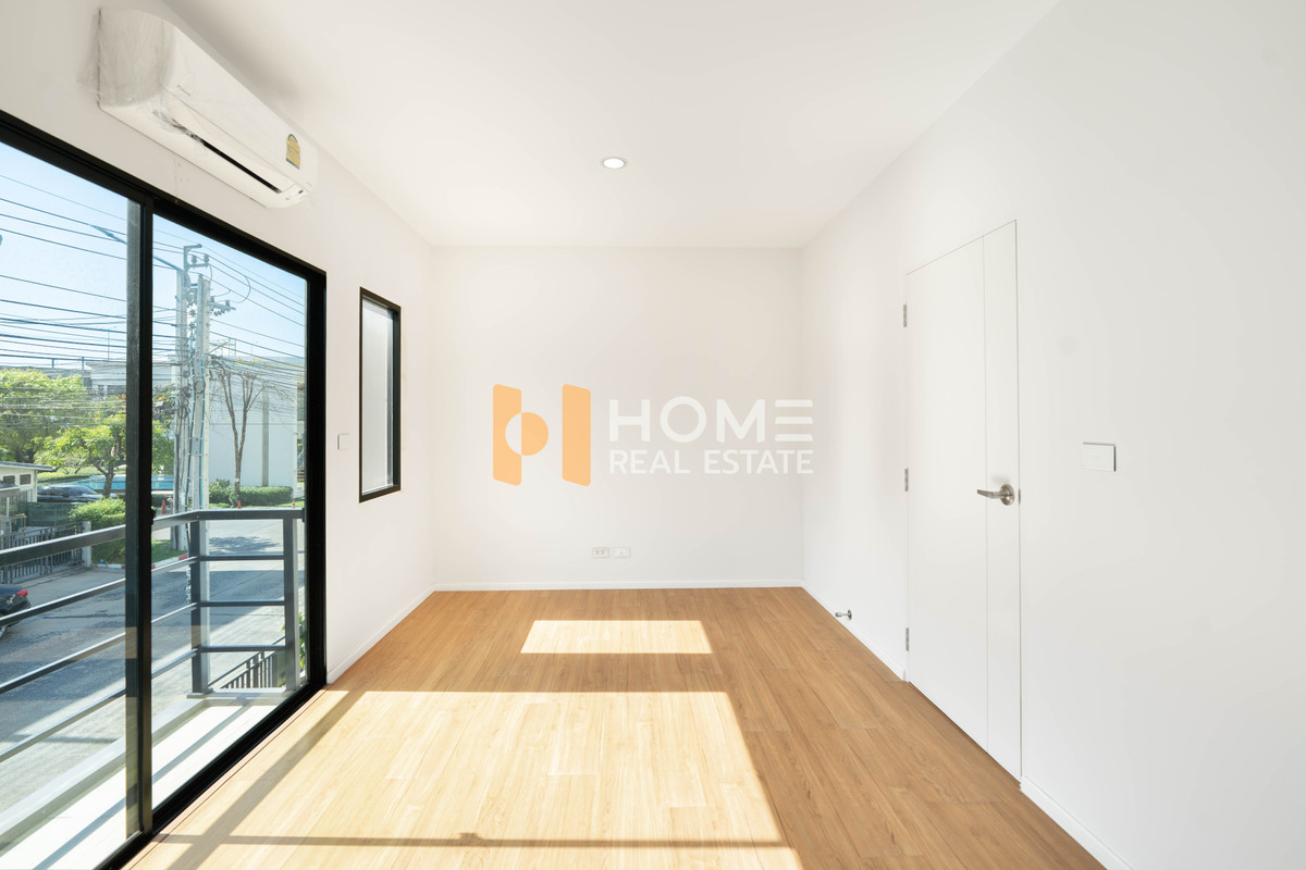 ขายทาวน์โฮมปิ่นเกล้า จรัญสนิทวงศ์ : 🏡✨ หลังมุมติดถนนเมน! สภาพใหม่กริบ ราคาดีที่สุดในโครงการ 💥 ทาวน์โฮม บ้านกลางเมือง ปิ่นเกล้า - จรัญ / 3 ห้องนอน (ขาย), Baan Klang Muang Pinklao - Charan / Townhome 3 Bedrooms (FOR SALE) BALL215