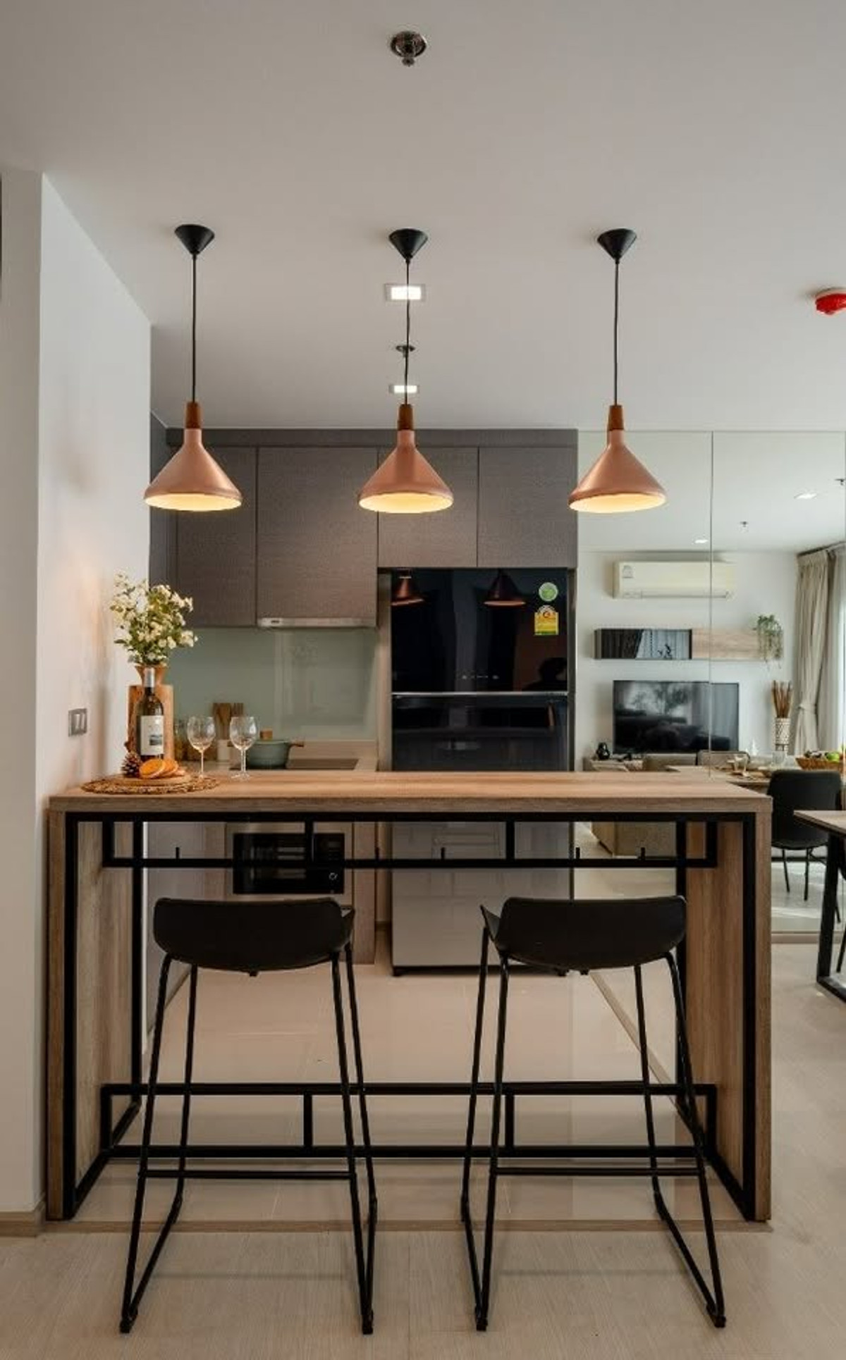 ให้เช่าคอนโดสุขุมวิท อโศก ทองหล่อ : 2 Bedroom Condo for rent at Rhythm Sukhumvit 36-38, prime location with rare unit .