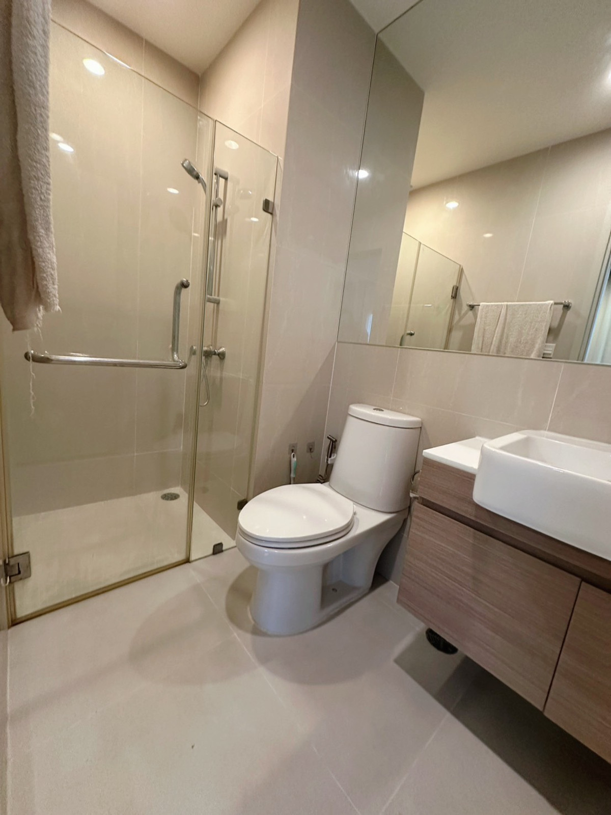 ให้เช่าคอนโดรัชดา ห้วยขวาง : For Rent Condo Noble Revolve Ratchada 2 Fully Furnished(S15-41180)