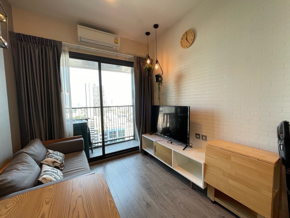 ให้เช่าคอนโดลาดพร้าว เซ็นทรัลลาดพร้าว : ห้องสวยมาก 17,000 เท่านั้น Whizdom Avenue รัชดา-ลาดพร้าว แบบ 1 นอน 35sqm ติด mrt ลาดพร้าว 064-6696546 มินนี่ 