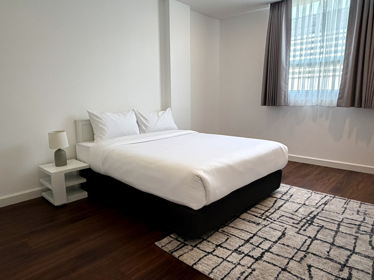 For RentSukhumvit, Asoke, Thonglor : Shama Ekamai Soi 8 Spacious 3-Bedroom Residence in the Heart of Ekamai Please call: 062-496-6454