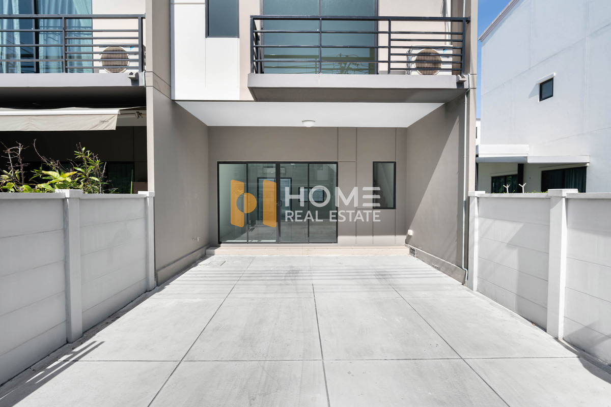 ขายทาวน์โฮมปิ่นเกล้า จรัญสนิทวงศ์ : 🏡✨ หลังมุมติดถนนเมน! สภาพใหม่กริบ ราคาดีที่สุดในโครงการ 💥 ทาวน์โฮม บ้านกลางเมือง ปิ่นเกล้า - จรัญ / 3 ห้องนอน (ขาย), Baan Klang Muang Pinklao - Charan / Townhome 3 Bedrooms (FOR SALE) BALL215