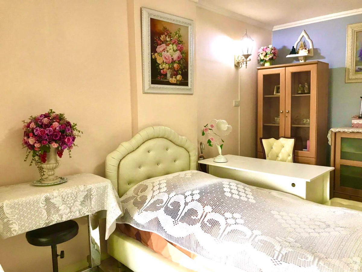 ขายคอนโดรัชดา ห้วยขวาง : 📢 ขายคอนโด Mono Place รัชดา (ใกล้ ม.จันทรเกษม) เจ้าของขายเอง ห้องสวยสุดในตึก! 🎀 ห้อง Renovate ใหม่ สไตล์วินเทจหวานๆ เฟอร์ฯ ครบพร้อมอยู่ 