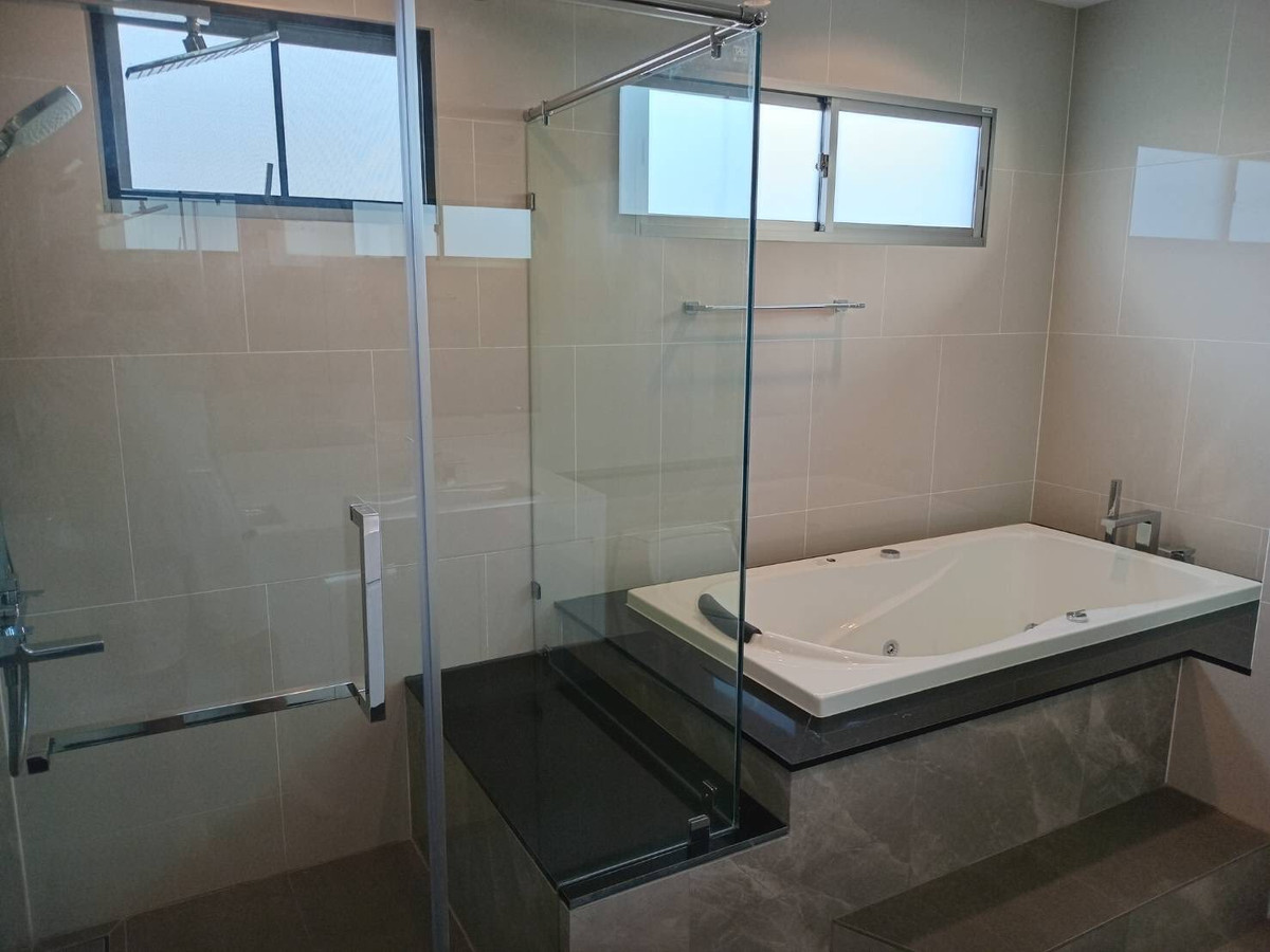 ให้เช่าบ้านลาดกระบัง สุวรรณภูมิ : ให้เช่า 191ตรว 4นอน5น้ำ บ้านเดี่ยว 2 ชั้น The Palm Bangna Wongwaen