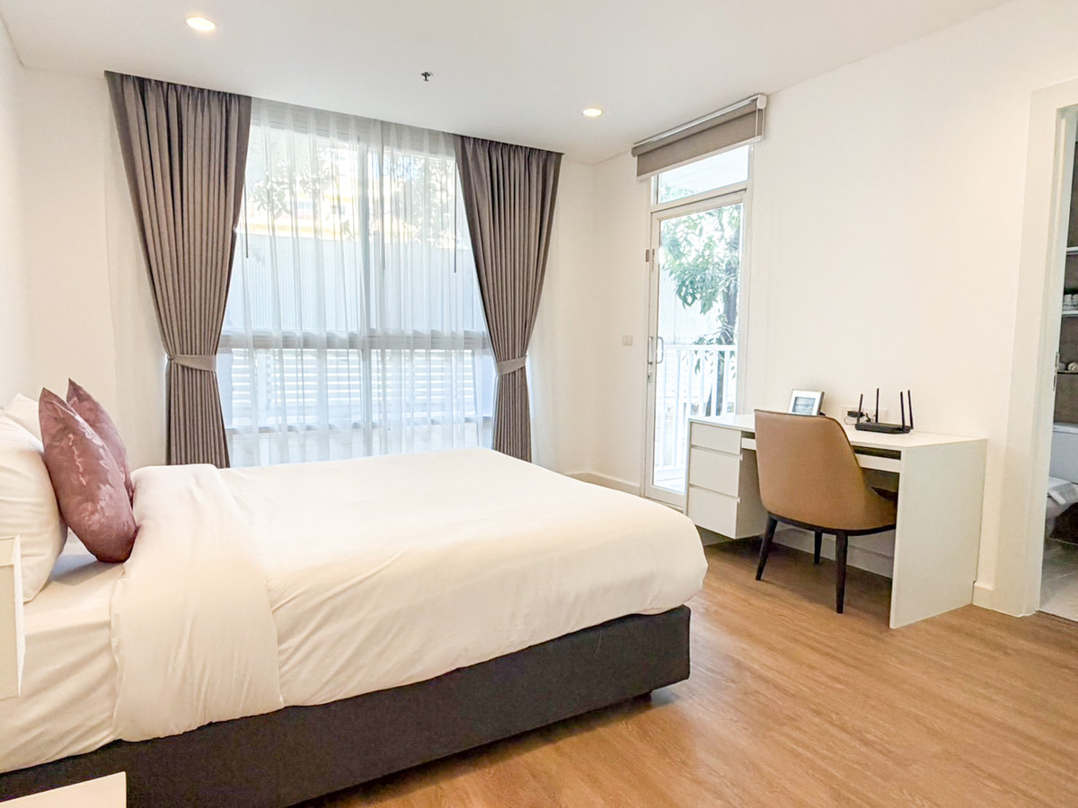 For RentSukhumvit, Asoke, Thonglor : Shama Ekamai Spacious 4-Bedroom Residence in the Heart of Ekamai Please call: 062-496-6454