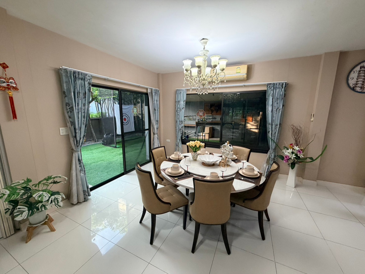 For RentHousePattanakan, Srinakarin : For rent 133.8 sq m, 4 bedrooms, 3 bathrooms, 2-story detached house, Manthana Rama 9, Srinakarin, Krungthep Kreetha Soi 7.