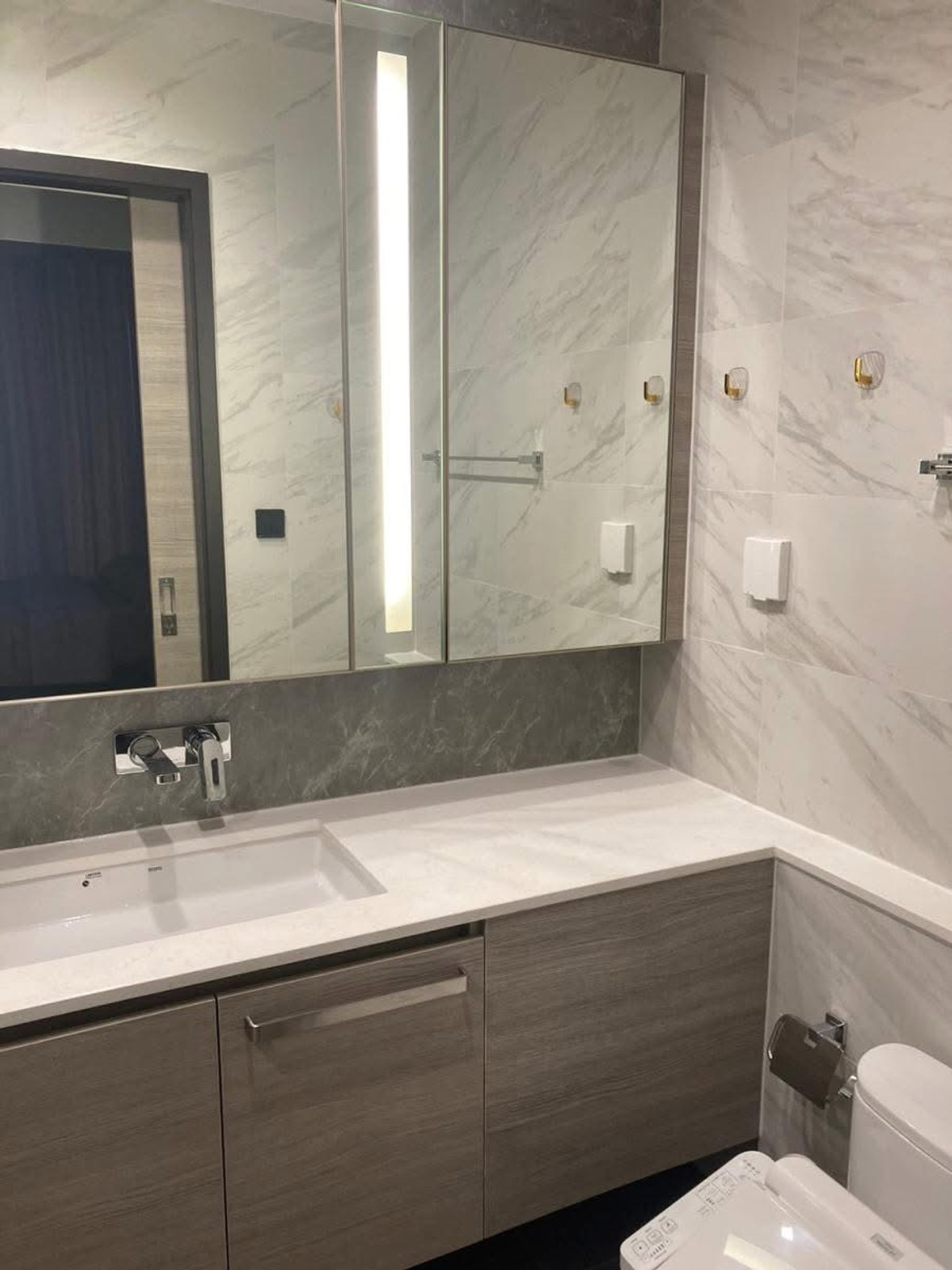 For RentCondoLadprao, Central Ladprao : For Rent 🔥 The Crest Park Residences 🔥 Near MRT Phahonyothin. Fully furnished and equipped with appliances.