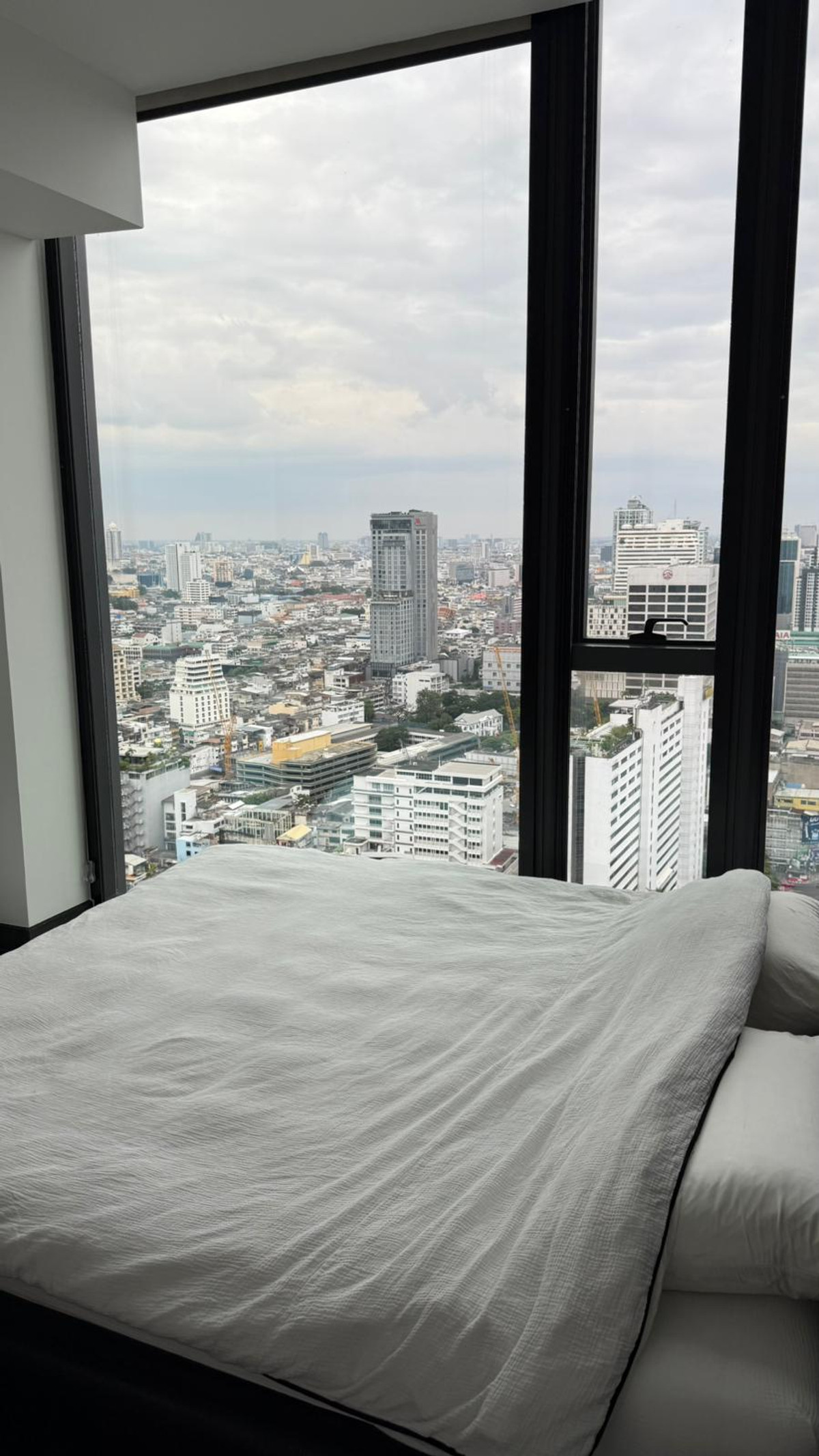 ขายคอนโดสาทร นราธิวาส :  2 ห้องนอนที่ Tait Sathorn 12 , Contact 062-496-6454