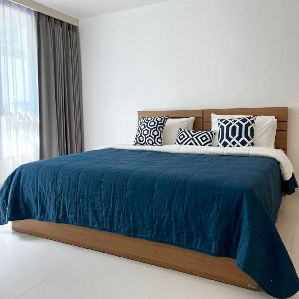 For RentCondoRatchathewi,Phayathai : Condo for rent, large room in the middle of Phaya Thai. Walking distance to BTS, near Mahidol University. Noble House Phayathai 089-6620022