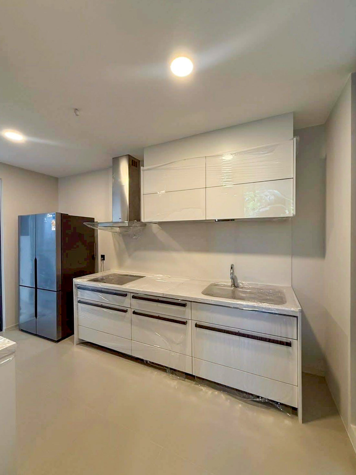 ให้เช่าบ้านลาดกระบัง สุวรรณภูมิ : VIVE New Krungthep Kreetha บ้านหรู 3 ชั้น พร้อมสระว่ายน้ำส่วนตัว ใกล้โรงเรียนนานาชาติ Please call: 062-496-6454