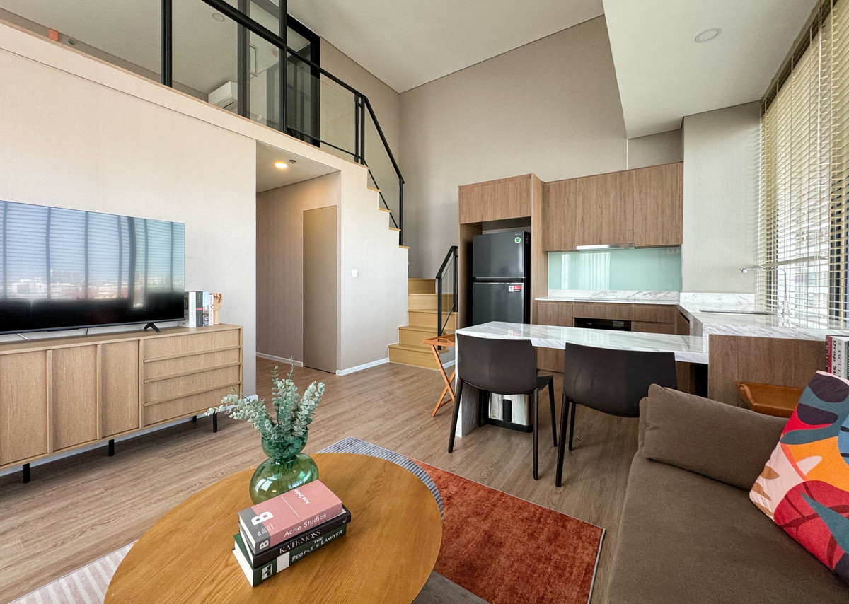 ให้เช่าคอนโดพระราม 9 เพชรบุรีตัดใหม่ RCA : 🔥ปล่อยเช่า Landmark @ MRTA Station ราคาดีสุดในตึก🔥 เพียง 37K ขนาด 70 ตรม. 2 ห้องนอน 2 ห้องน้ำ | 📞065-821-5651 ปอนด์ (Pond)