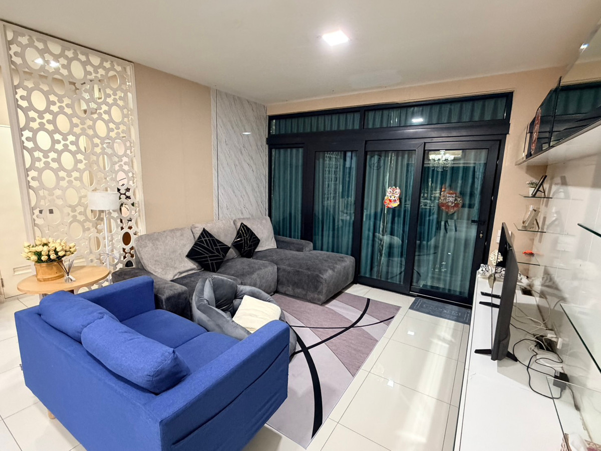 For RentHousePattanakan, Srinakarin : For rent 133.8 sq m, 4 bedrooms, 3 bathrooms, 2-story detached house, Manthana Rama 9, Srinakarin, Krungthep Kreetha Soi 7.