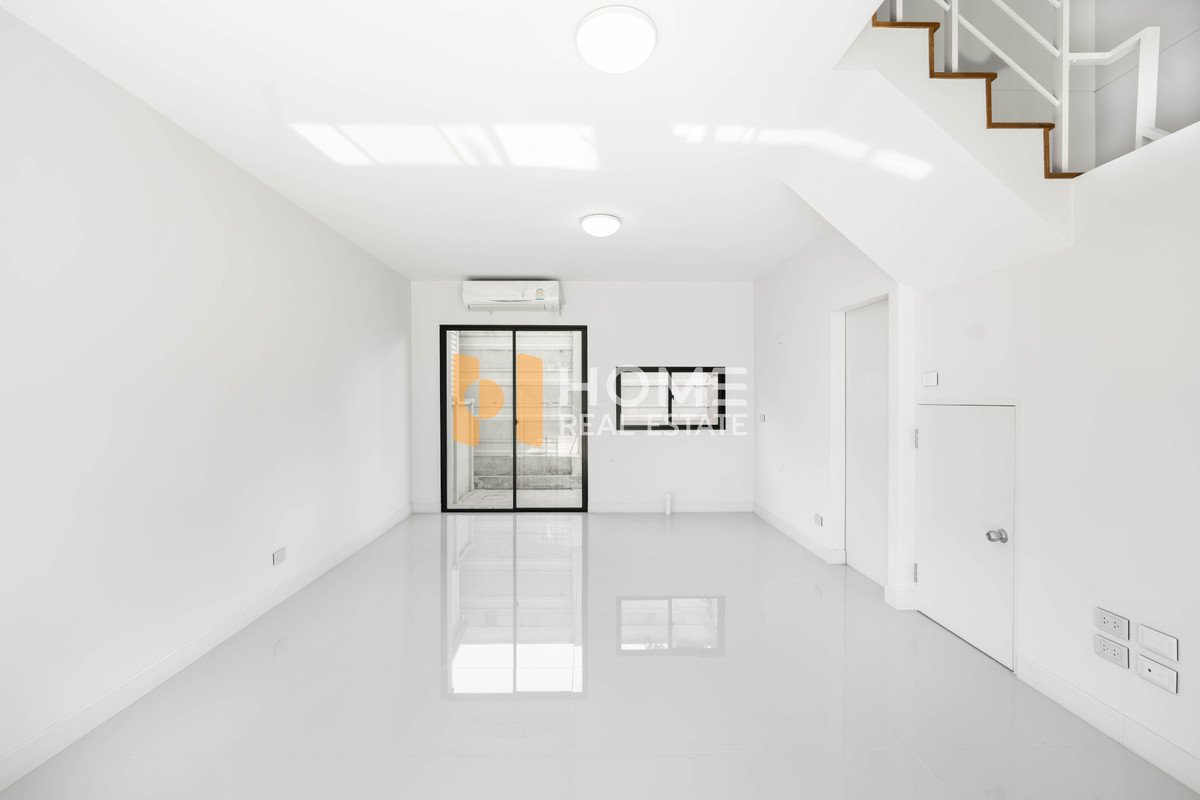 ขายทาวน์โฮมปิ่นเกล้า จรัญสนิทวงศ์ : 🏡✨ หลังมุมติดถนนเมน! สภาพใหม่กริบ ราคาดีที่สุดในโครงการ 💥 ทาวน์โฮม บ้านกลางเมือง ปิ่นเกล้า - จรัญ / 3 ห้องนอน (ขาย), Baan Klang Muang Pinklao - Charan / Townhome 3 Bedrooms (FOR SALE) BALL215