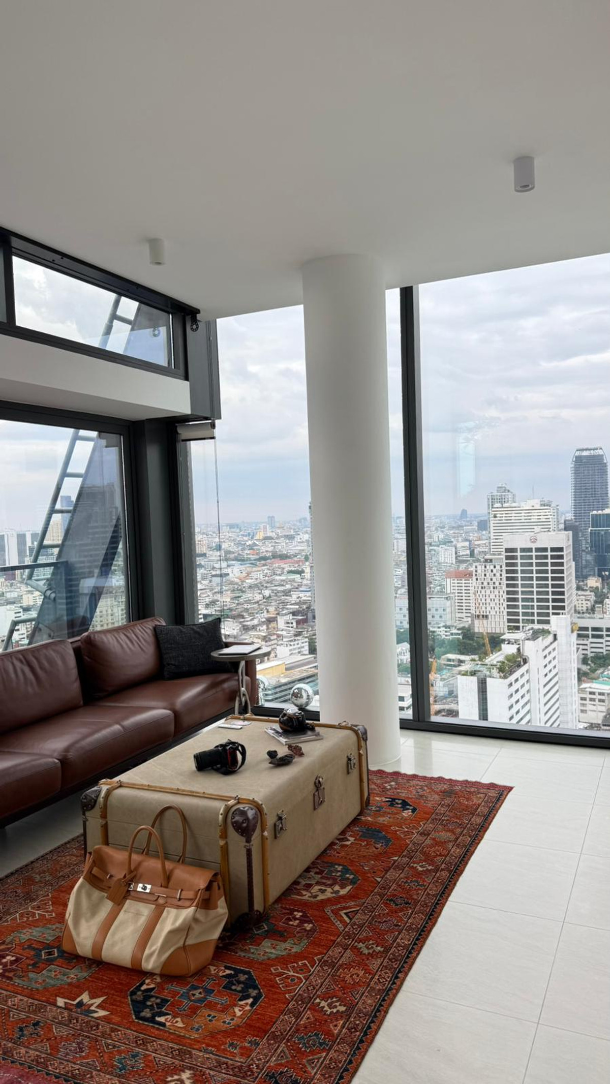 ขายคอนโดสาทร นราธิวาส :  2 ห้องนอนที่ Tait Sathorn 12 , Contact 062-496-6454