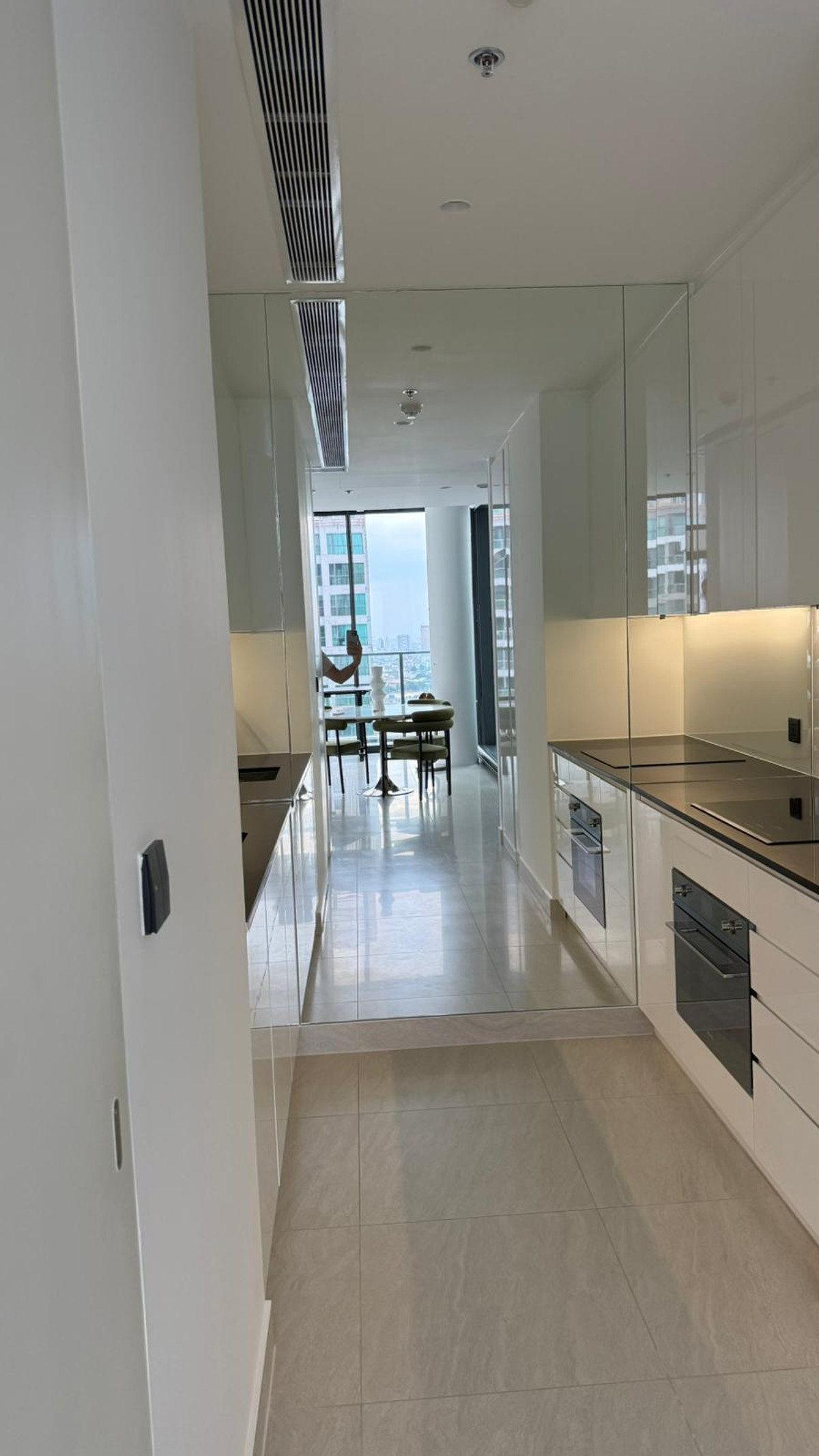 ขายคอนโดสาทร นราธิวาส :  2 ห้องนอนที่ Tait Sathorn 12 , Contact 062-496-6454