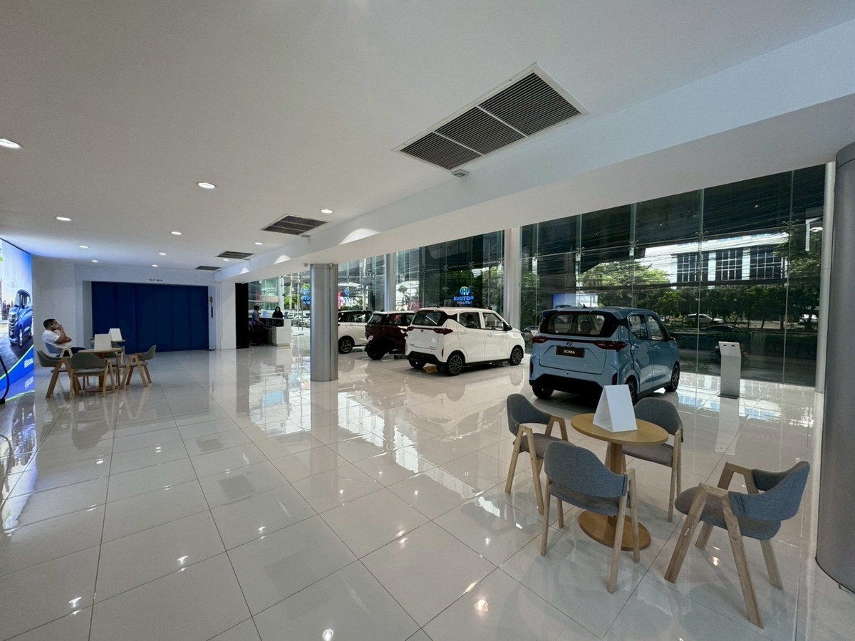 For RentShowroomRama9, Petchburi, RCA : 📌Car Showroom for rent, Rama 9 location  able to do business Pilates,Fitness,Clinic