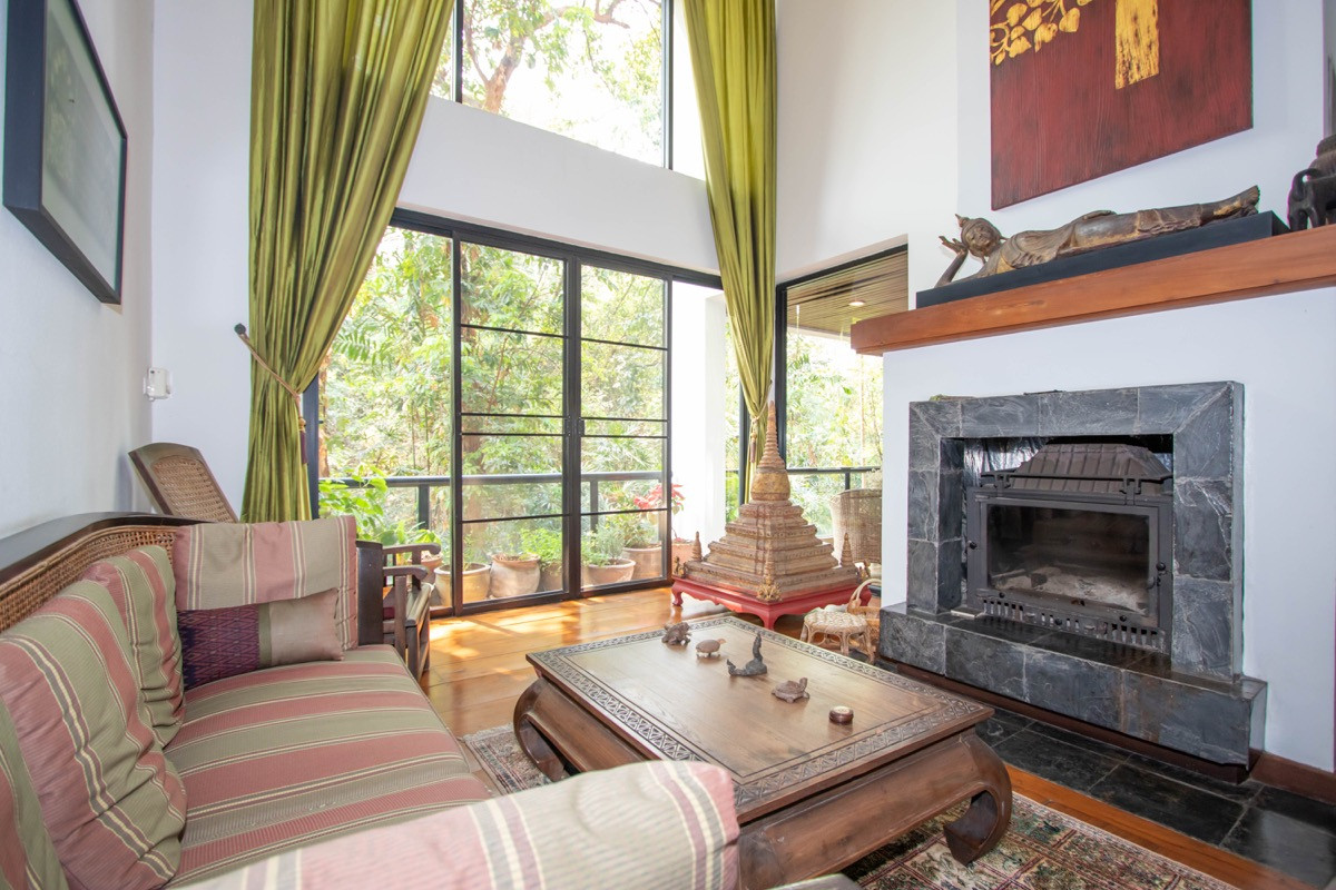 ขายคอนโดเชียงใหม่ : บ้านเดี่ยวสองชั้น 3 ห้องนอน พร้อมเตาผิงและเพดานสูง ที่ฮวนปอร์เหลียง (HPL006)