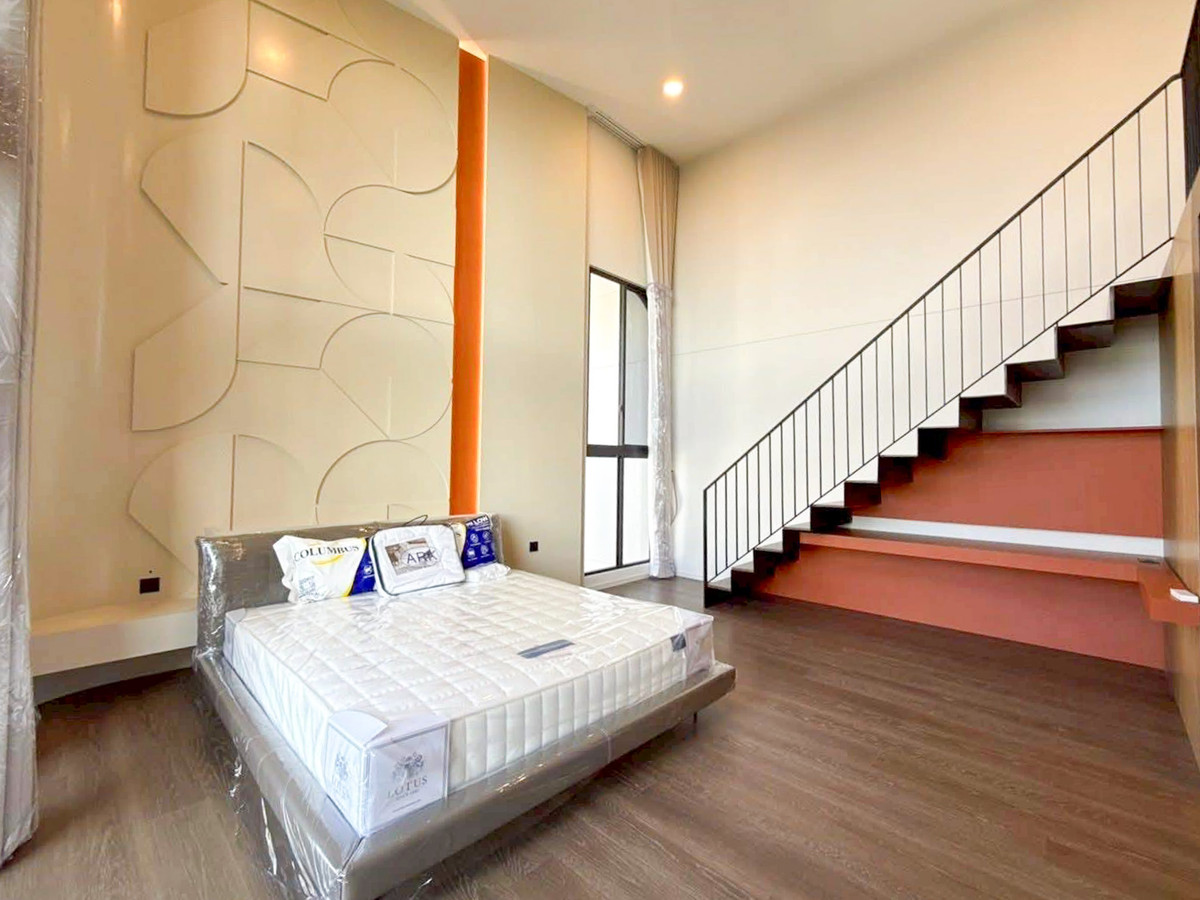 ให้เช่าบ้านลาดกระบัง สุวรรณภูมิ : VIVE New Krungthep Kreetha บ้านหรู 3 ชั้น พร้อมสระว่ายน้ำส่วนตัว ใกล้โรงเรียนนานาชาติ Please call: 062-496-6454