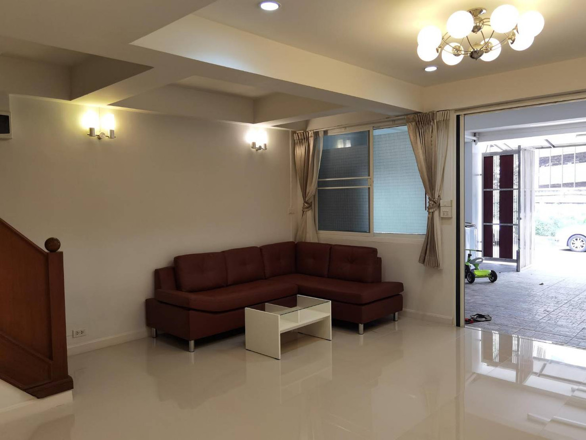 ให้เช่าทาวน์โฮมอ่อนนุช อุดมสุข : ให้เช่าทาวโฮม ปรับปรุงใหม่ ใกล้ BTS ปุณณวิถี  ขนาด 4 นอน 3 น้ำ 5 แอร์  ใช้สอย 300 ตรม. สุขุมวิท 101/1 บางจาก พระโขนง ค่าเช่า 32,000  ต่อเดือน 