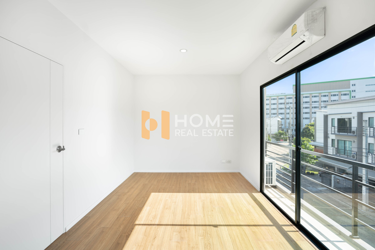 ขายทาวน์โฮมปิ่นเกล้า จรัญสนิทวงศ์ : 🏡✨ หลังมุมติดถนนเมน! สภาพใหม่กริบ ราคาดีที่สุดในโครงการ 💥 ทาวน์โฮม บ้านกลางเมือง ปิ่นเกล้า - จรัญ / 3 ห้องนอน (ขาย), Baan Klang Muang Pinklao - Charan / Townhome 3 Bedrooms (FOR SALE) BALL215