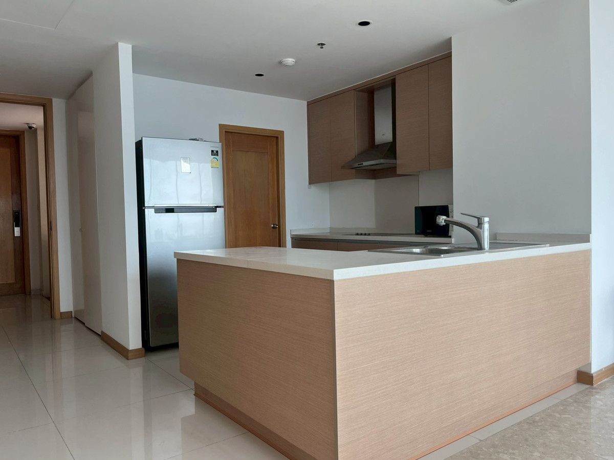 ให้เช่าคอนโดสาทร นราธิวาส : For Rent  The Empire Place 