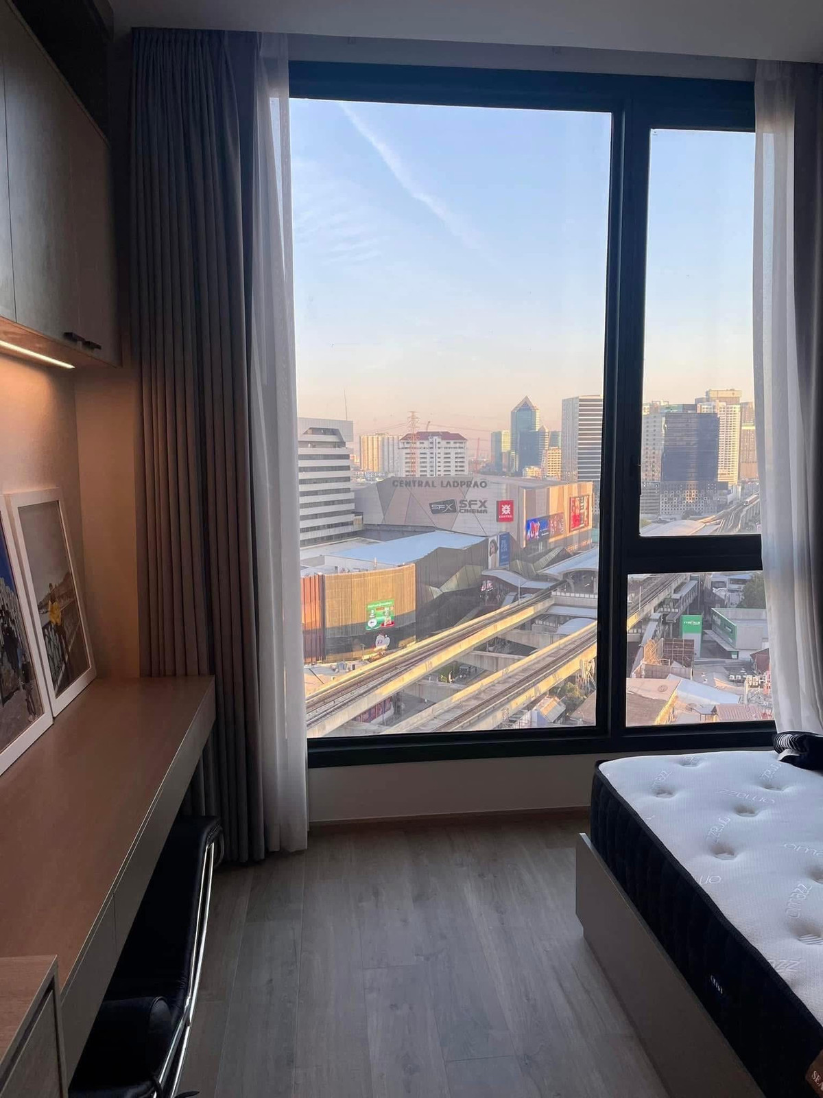 For RentCondoLadprao, Central Ladprao : For Rent ✨ The Crest Park Residences ✨ Fully furnished with appliances, near MRT Phahonyothin.