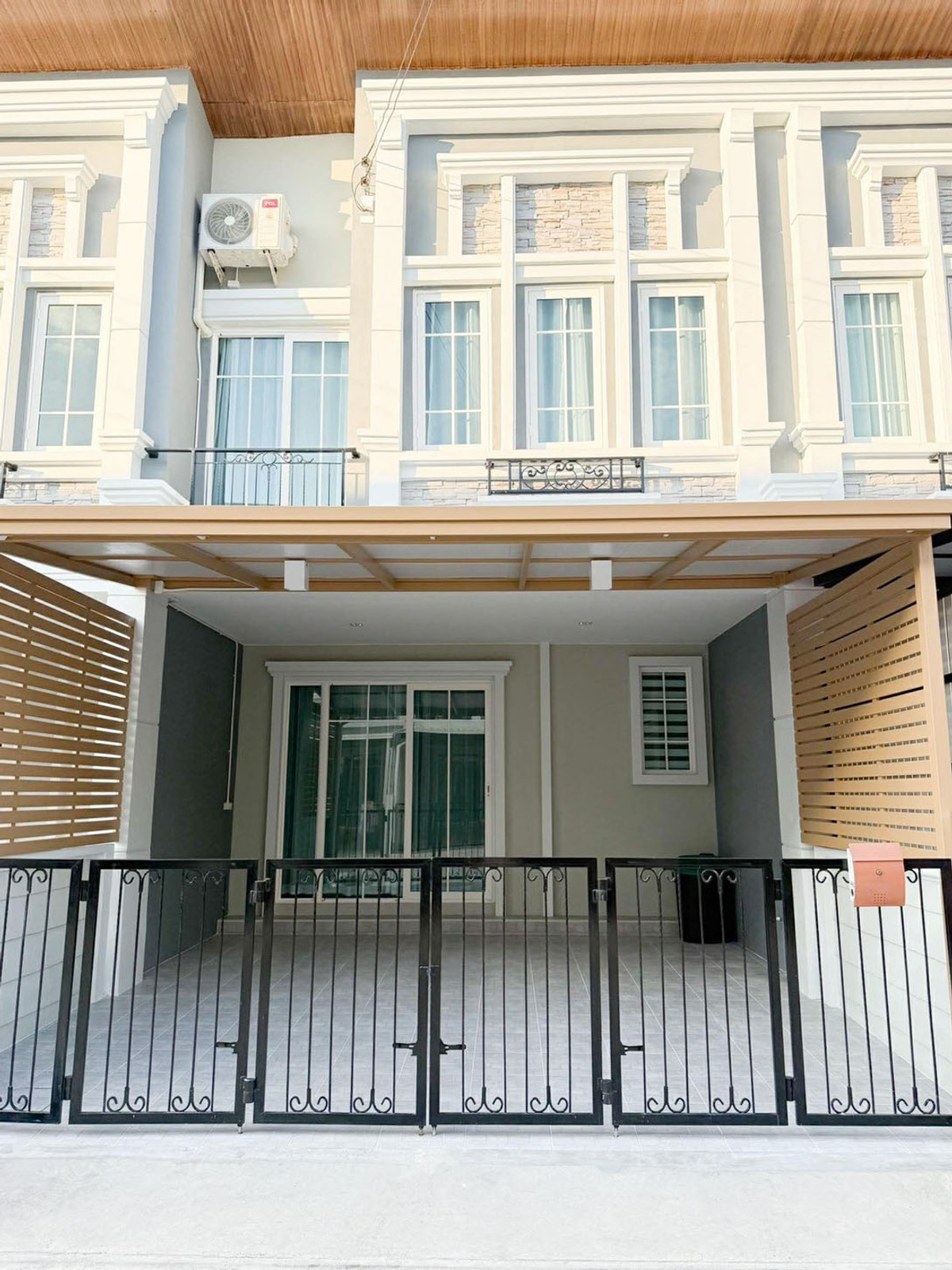 ให้เช่าทาวน์โฮมเชียงใหม่ : ทาวน์เฮ้าส์ในโครงการ ให้เช่าเดือนละ 27,000 บาท ใกล้มีโชคพลาซ่า No.5H625