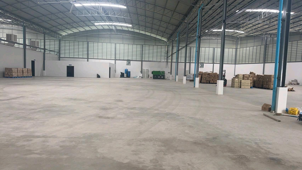 For RentFactoryRama 2, Bang Khun Thian : For rent: newly built factory-warehouse Usable area 2,000 square meters, strong structure, high roof, clear, easy entry and exit for large cars, location Bang Nam Chuet, Samut Sakhon.