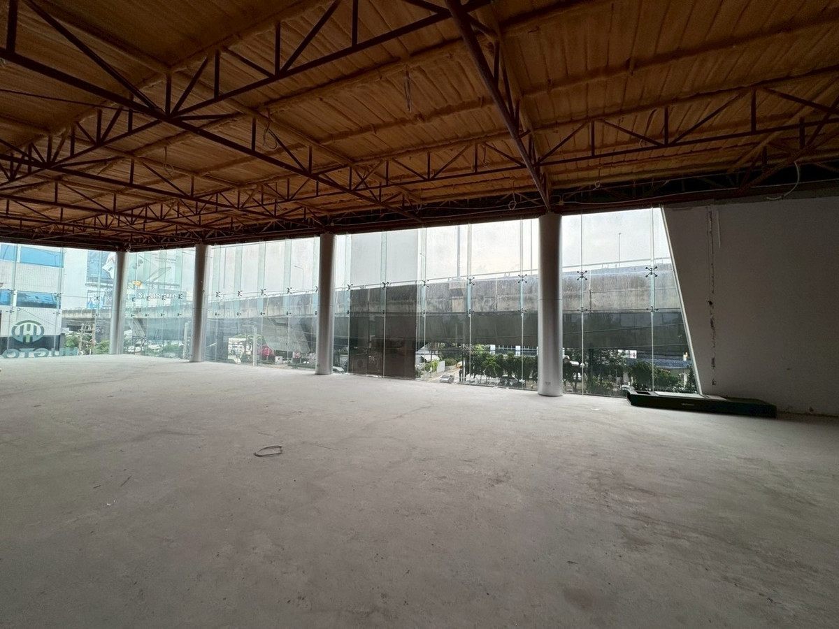 For RentShowroomRama9, Petchburi, RCA : 📌Car Showroom for rent, Rama 9 location  able to do business Pilates,Fitness,Clinic