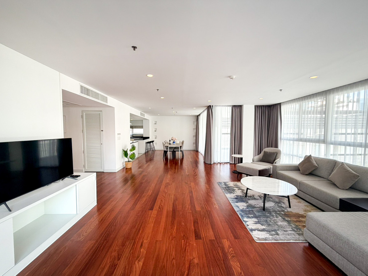 For RentSukhumvit, Asoke, Thonglor : Shama Ekamai Soi 8 Spacious 3-Bedroom Residence in the Heart of Ekamai Please call: 062-496-6454