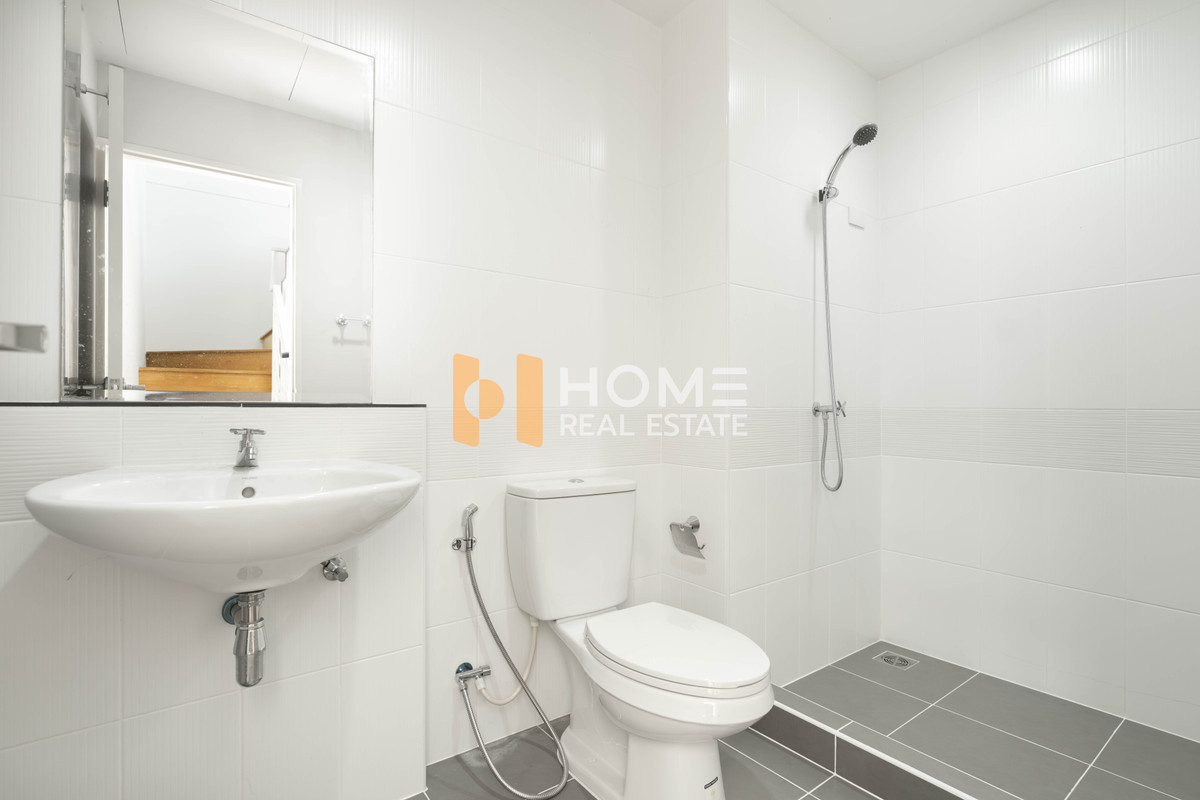 ขายทาวน์โฮมปิ่นเกล้า จรัญสนิทวงศ์ : 🏡✨ หลังมุมติดถนนเมน! สภาพใหม่กริบ ราคาดีที่สุดในโครงการ 💥 ทาวน์โฮม บ้านกลางเมือง ปิ่นเกล้า - จรัญ / 3 ห้องนอน (ขาย), Baan Klang Muang Pinklao - Charan / Townhome 3 Bedrooms (FOR SALE) BALL215