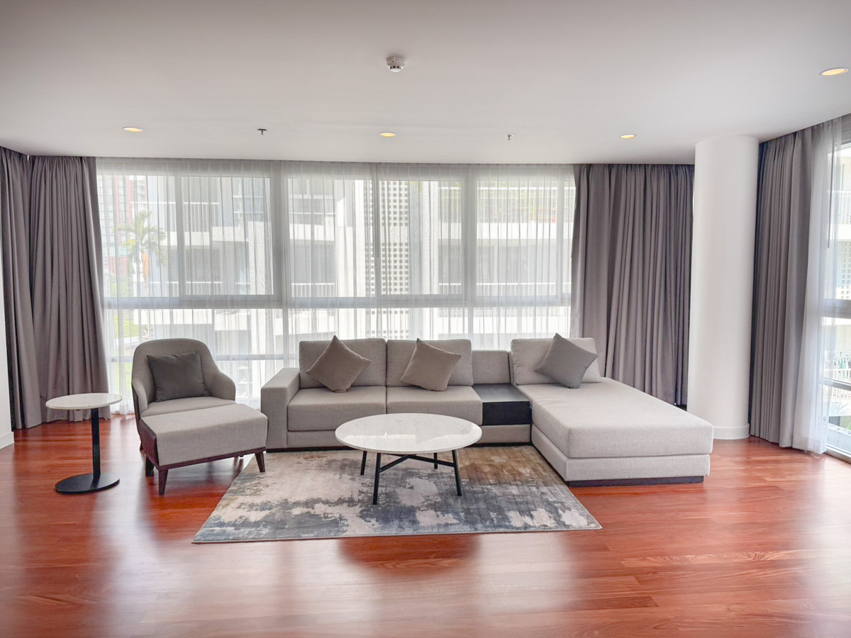 For RentSukhumvit, Asoke, Thonglor : Shama Ekamai Soi 8 Spacious 3-Bedroom Residence in the Heart of Ekamai Please call: 062-496-6454