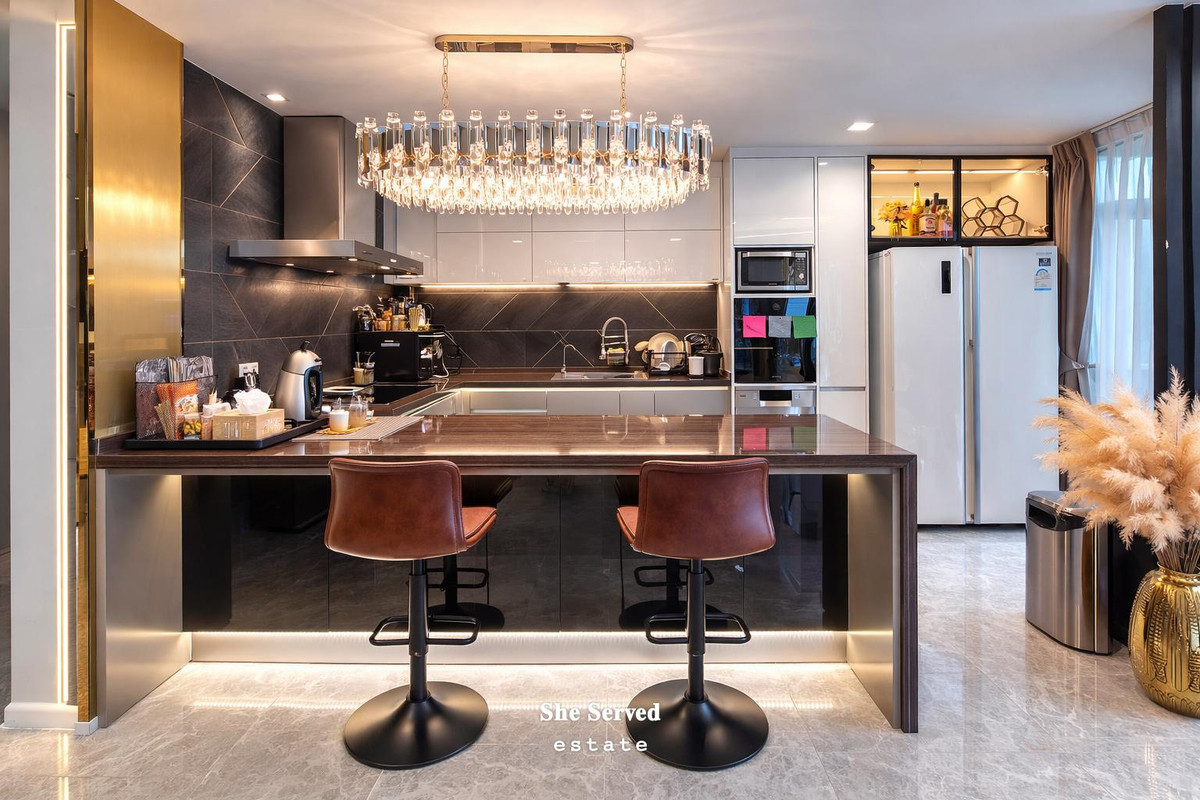 ทาวน์โฮมโชคชัย4 ลาดพร้าว71 : ◈ Glam Glamorous Living Ladprao ◈ For Sale / Rent • Pet Friendly • Luxury Townhome • Pet Friendly 🐶