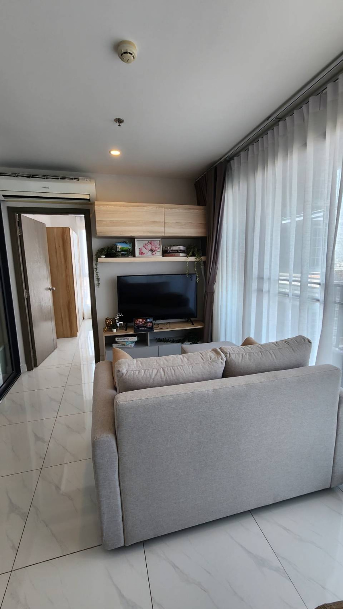 For RentCondoBangna, Bearing, Lasalle : Condo for Rent: Ideo O2 Near BTS Bang Na (approx. 300 meters)