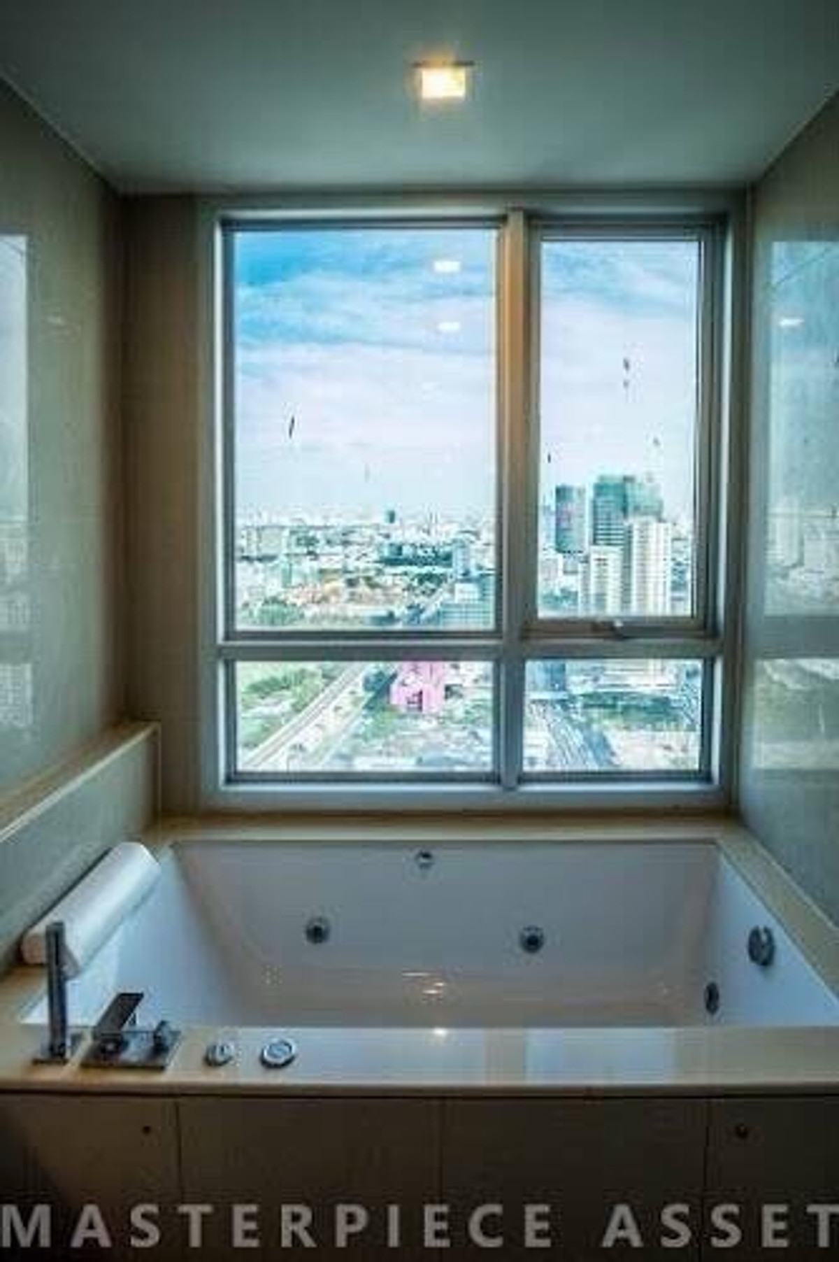 ให้เช่าคอนโดพระราม 9 เพชรบุรีตัดใหม่ RCA : The address asoke ว่างแล้วห้องใหญ่ 2 นอน 75sqm ปล่อยเช่า 39,900 สนใจนัดชม 064-6696546 มินนี่ 