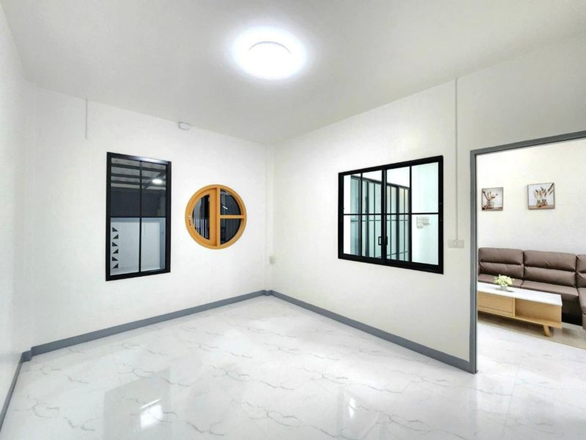 For SaleTownhomeSriracha Laem Chabang Ban Bueng : Townhome Pruksachart 2 Soi Mor Yoi / 2 Bedrooms (FOR SALE) YEAN074