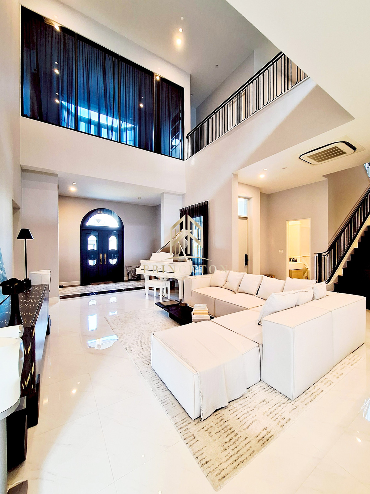 บ้านพัฒนาการ ศรีนครินทร์ : ขายหรือให้เช่า บ้านหรูสไตล์คฤหาสน์ นาราสิริ กรุงเทพกรีฑา 📞092-4252445 Narasiri Krungthep Kreetha