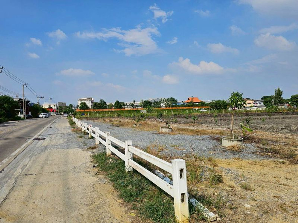 ขายที่ดินบางแค เพชรเกษม : ขาย ที่ดิน 5 ไร่ 1 งาน 12 ตารางวา ติดถนนบางบอน 5 สายเดิม ติดโรงเรียนสารสาสน์วิเทศหนองแขม แขวงหนองแขม เขตหนองแขม กรุงเทพมหานคร