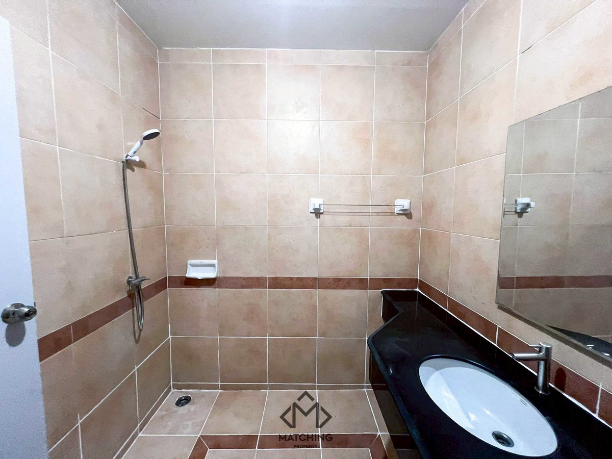 ให้เช่าบ้านวิภาวดี ดอนเมือง หลักสี่ : บ้านเดี่ยว 2 ชั้น รีโนเวทใหม่ เฟอร์ใหม่ ใกล้สนามบินดอนเมือง 3 นอน 3 น้ำ 2 จอด / Tel: 098-6542399