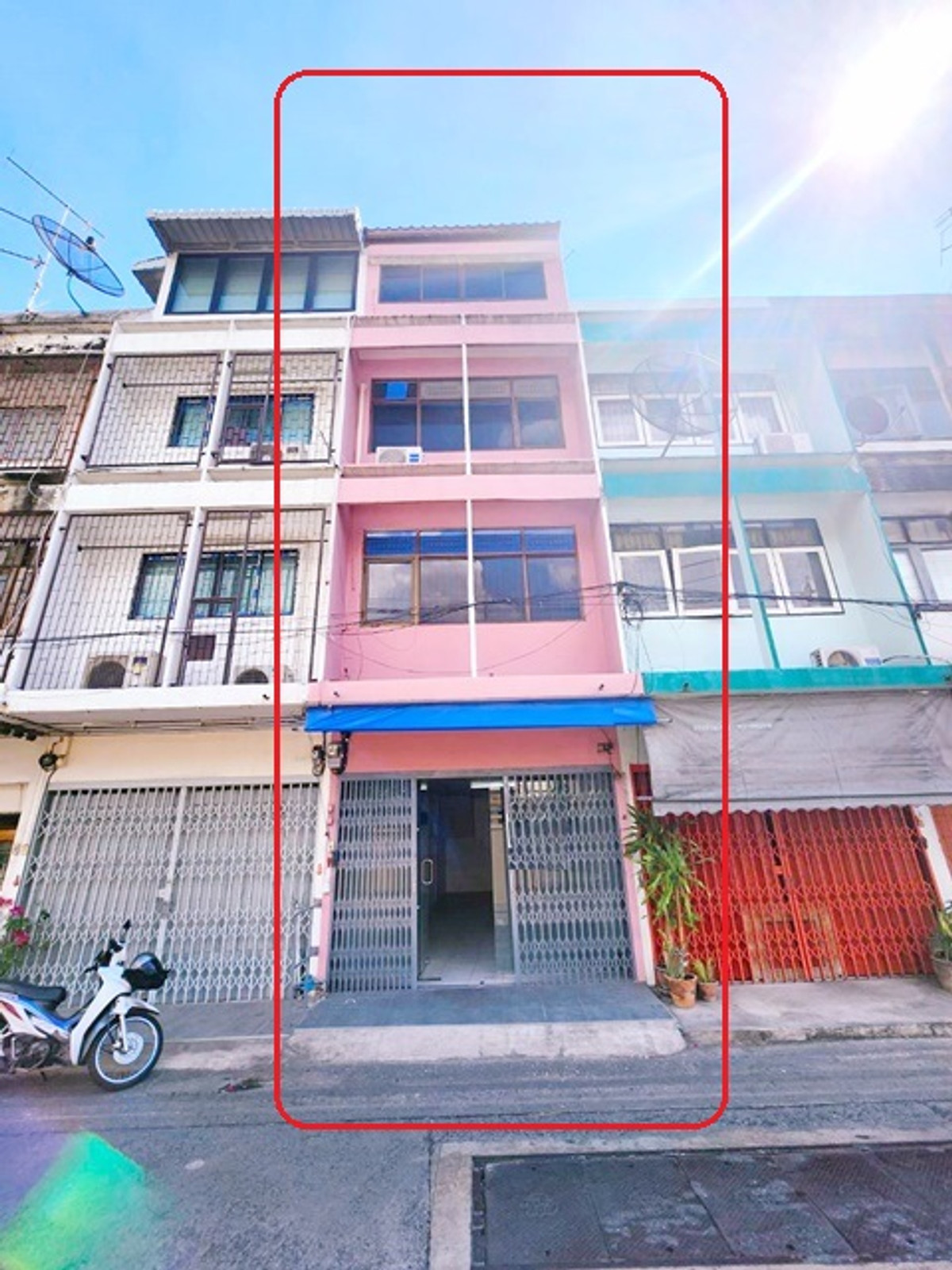 For RentShop HouseRama3 (Riverside),Satupadit : Central Rama 3 550m Terminal21 Rama3 2.7km. 6bed 2bath 4-story commercial building forSathu Pradit 2