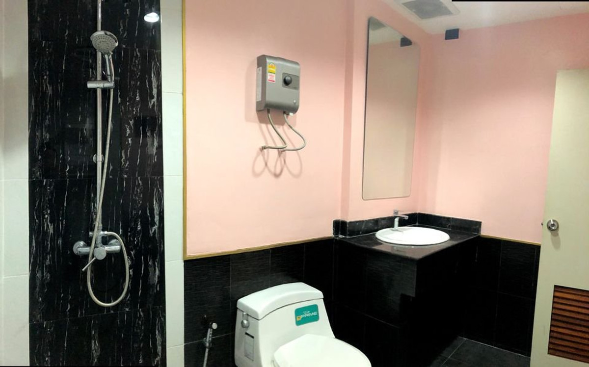 ให้เช่าบ้านบางซื่อ วงศ์สว่าง เตาปูน : บ้านให้เช่า ตรงข้ามตลาด บองมาร์เช่ 4ชั้น 5ห้องนอน 5ห้องน้ำ มีห้องแม่บ้าน