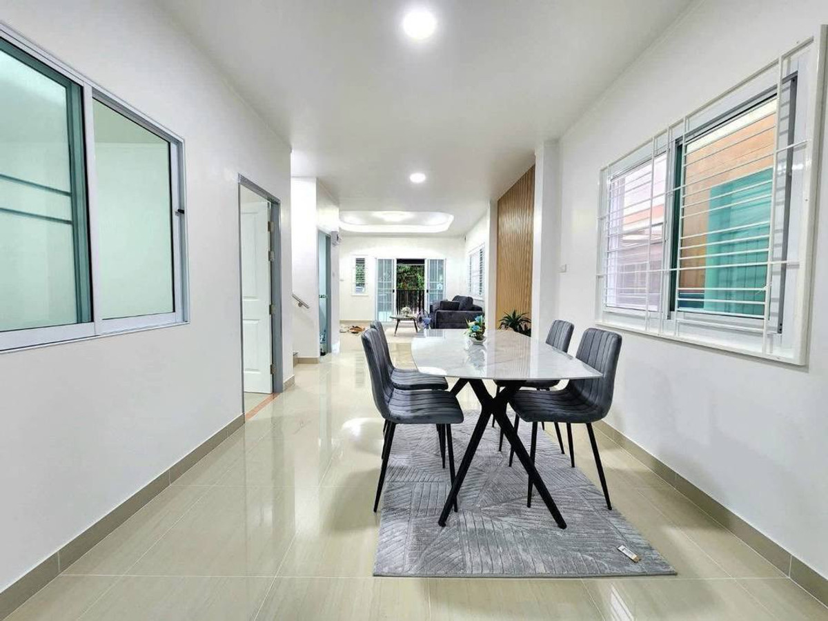 For SaleSriracha Laem Chabang Ban Bueng : Nathawadee 4 Suansua - Nongkho Semi-Detached House / 4 Bedrooms (FOR SALE) YEAN073