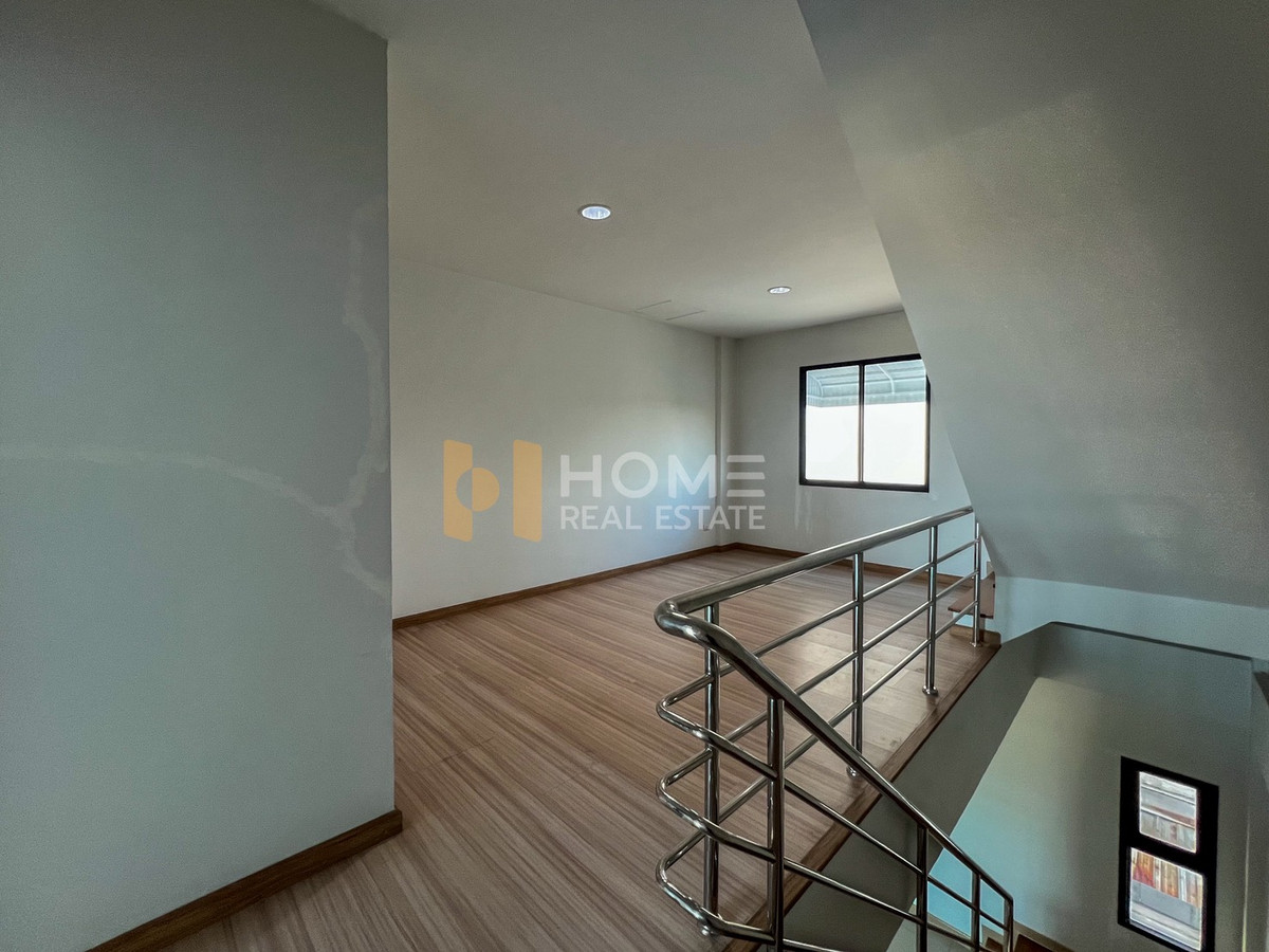 For RentHome OfficeMin Buri, Romklao : City Link Rama 9 - Srinakarin / 5 Bedrooms (FOR SALE) BZD096