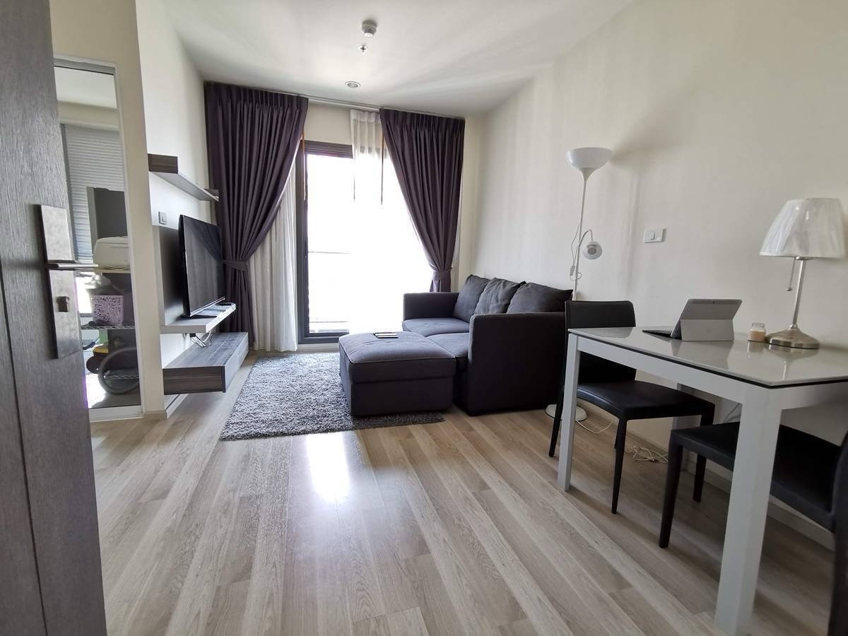 For RentCondoRatchadapisek, Huaikwang, Suttisan : Centric Huai Khwang only 19,000, extra large room 40sqm, high floor, ready to move, make an appointment to see 064-6696546 Minnie