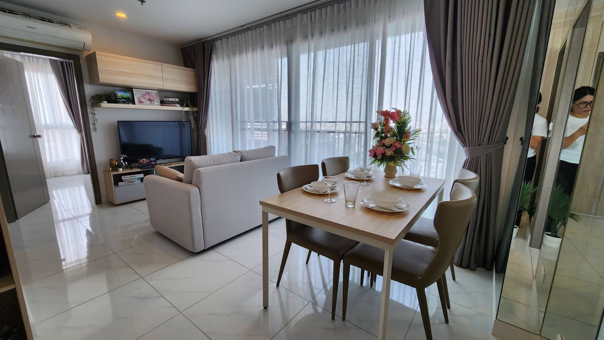 For RentCondoBangna, Bearing, Lasalle : Condo for Rent: Ideo O2 Near BTS Bang Na (approx. 300 meters)