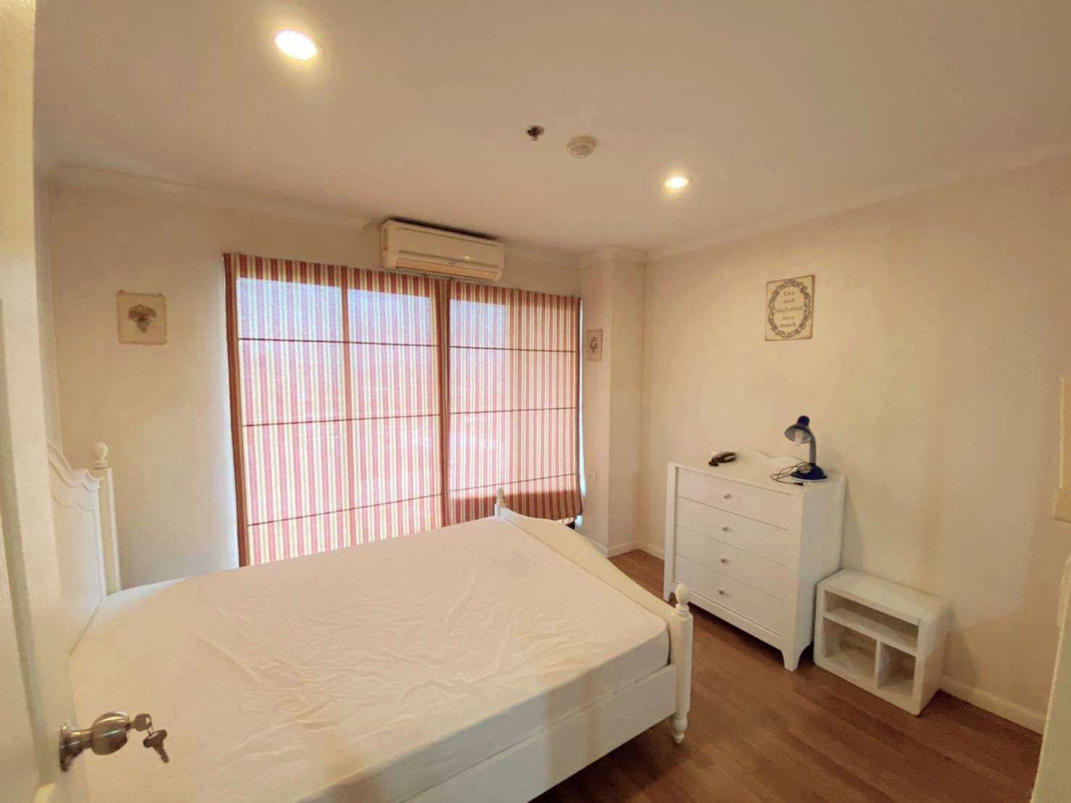 ขายคอนโดพระราม 3 สาธุประดิษฐ์ : ขายด่วนถูกมากกก คอนโดลุมพินี เพลส นราธิวาส-เจ้าพระยา ราคา 2.2 ลบ. 40ตม. ชั้น 22 ติดแม่น้ำเจ้าพระยา พร้อมเฟอร์ครบ