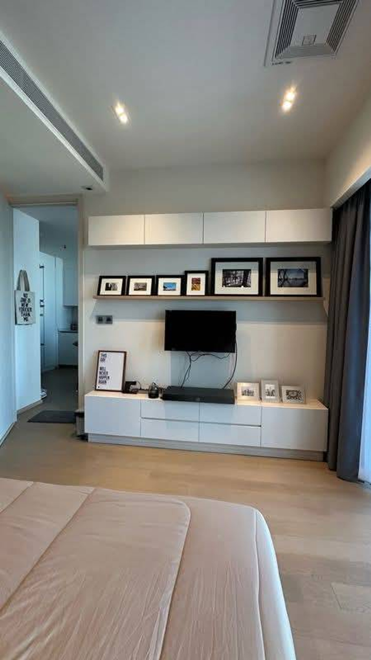 For SaleCondoSukhumvit, Asoke, Thonglor : The Strand Thonglor Ultra-Luxury 1-Bedroom Residence Next to BTS Thonglor Please call: 062-496-6454