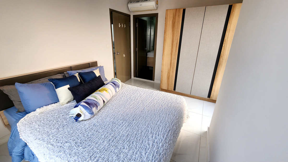 For RentCondoBangna, Bearing, Lasalle : Condo for Rent: Ideo O2 Near BTS Bang Na (approx. 300 meters)