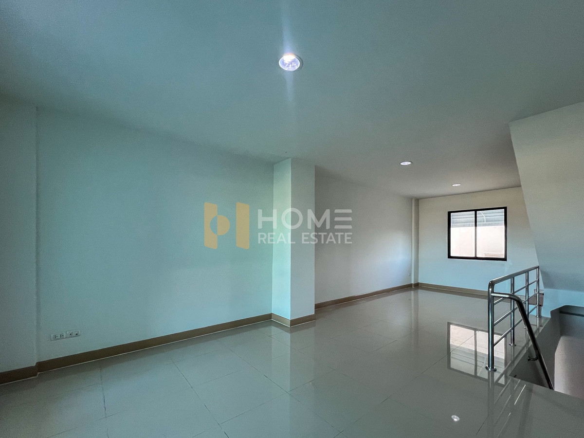 For RentHome OfficeMin Buri, Romklao : City Link Rama 9 - Srinakarin / 5 Bedrooms (FOR SALE) BZD096